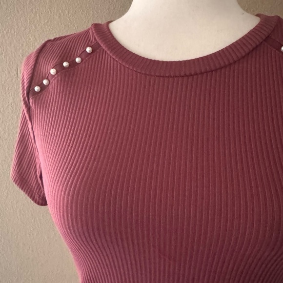 Women's Short Sleeve Top in Burgundy with Pearl - Picture 6 of 10